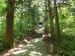 高龗（たかおがみ）神社への石段の写真2