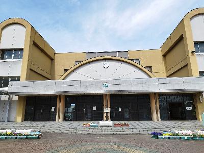 二色学園正門