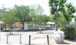 埋め立てられた上池にある現在の福田公園の写真