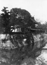 戦前までは暗渠ではなかった感田神社南側の濠の写真