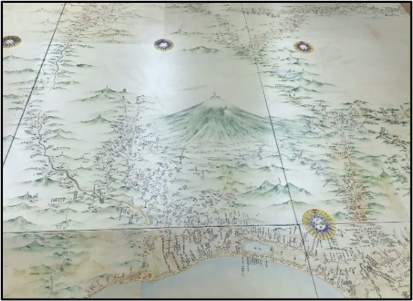 富士山をはじめ山岳や海の部分の彩色が鮮やかな伊能大図