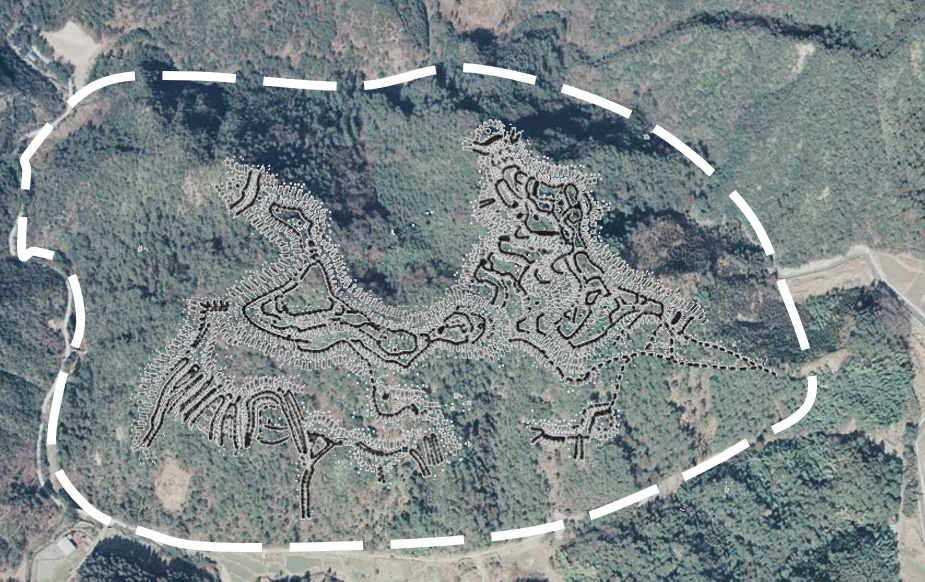 根福寺城跡周辺 国土地理院航空写真 1975年撮影に縄張り図を重ねたもの