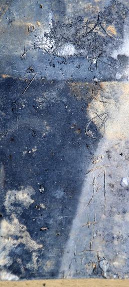平瓦に線刻された文字の写真