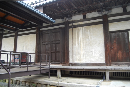 国宝孝恩寺観音堂(背面)の写真