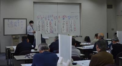 講義に聞き入る受講者のみなさんの様子