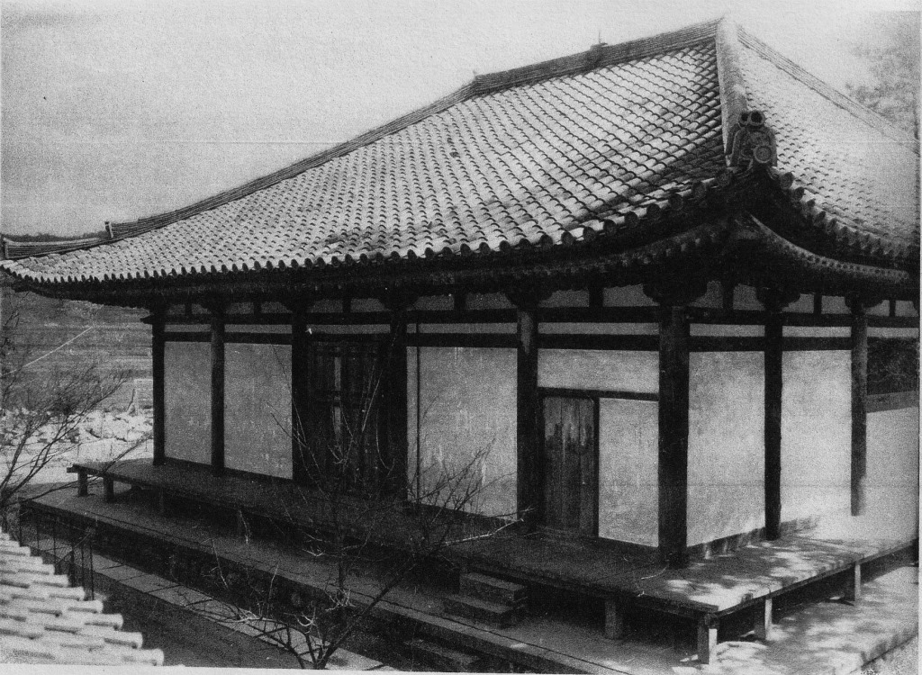 孝恩寺観音堂 側背面全景の写真