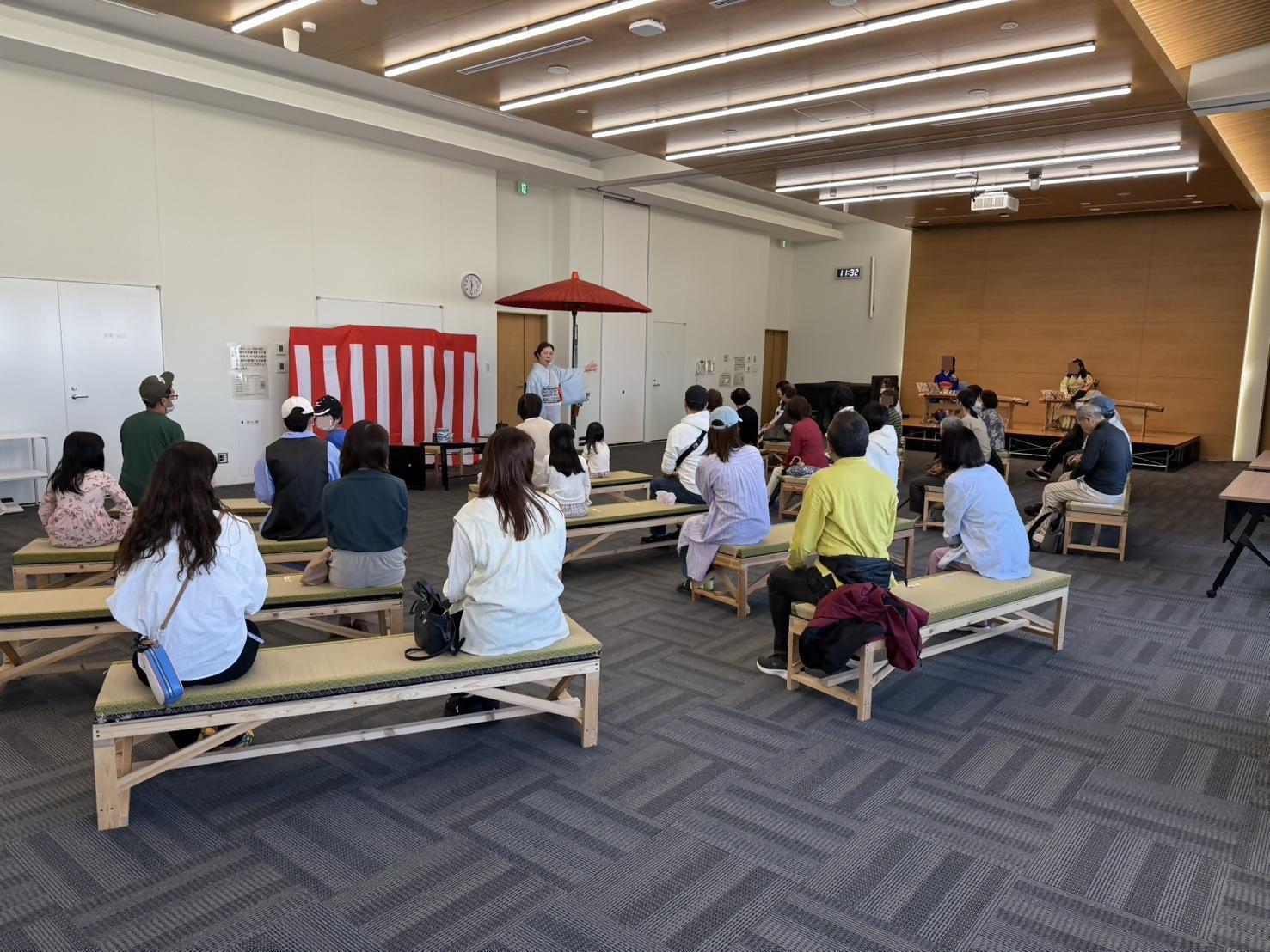市民茶会の様子(たくさんの市民の方にご参加いただきました)