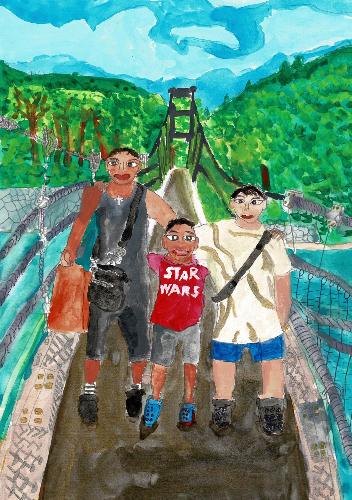 令和5年度かいづか家族の日の絵画部門優秀賞作品です 家族でわたらせ温泉に行き、父と兄とつり橋を渡っている様子を描いた絵です