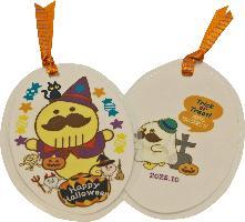 つげさんがハロウィンコスプレしたイラストが入ったしおりの表側と裏側の写真です