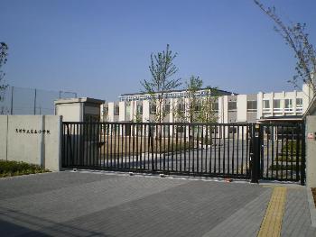 現在の東山小学校