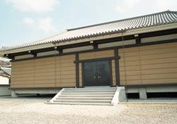 孝恩寺収蔵庫の建物の写真