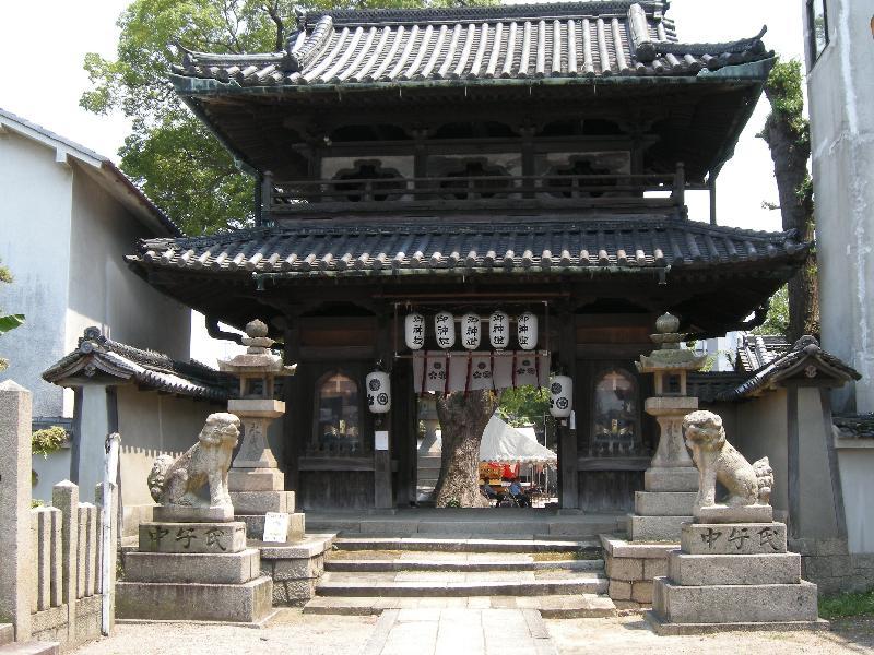 感田神社神門の写真