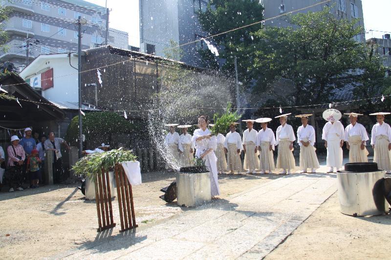 湯神楽神事の写真1