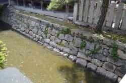 感田神社濠の石垣2