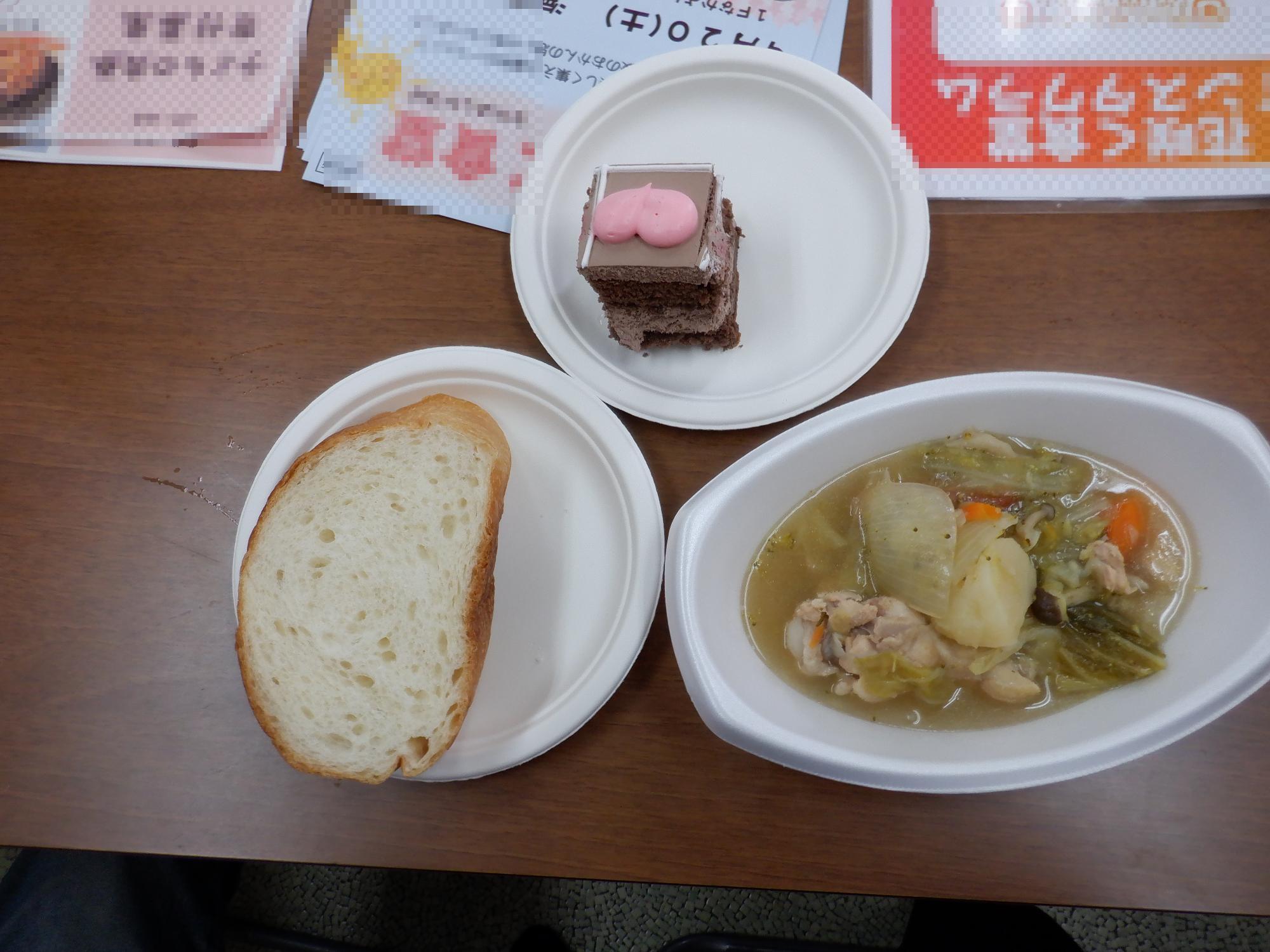 活動のお礼に子ども食堂でいただいた料理です