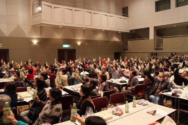 山手地区公民館活動協議会さよならパーティー会場も一緒に盛り上がりました