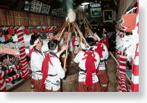 千本搗餅つきの様子