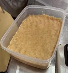 タッパーに収められた合わせみそ