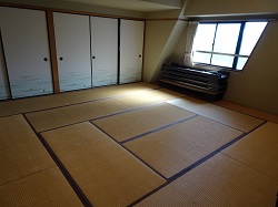 和室の内観が映っています