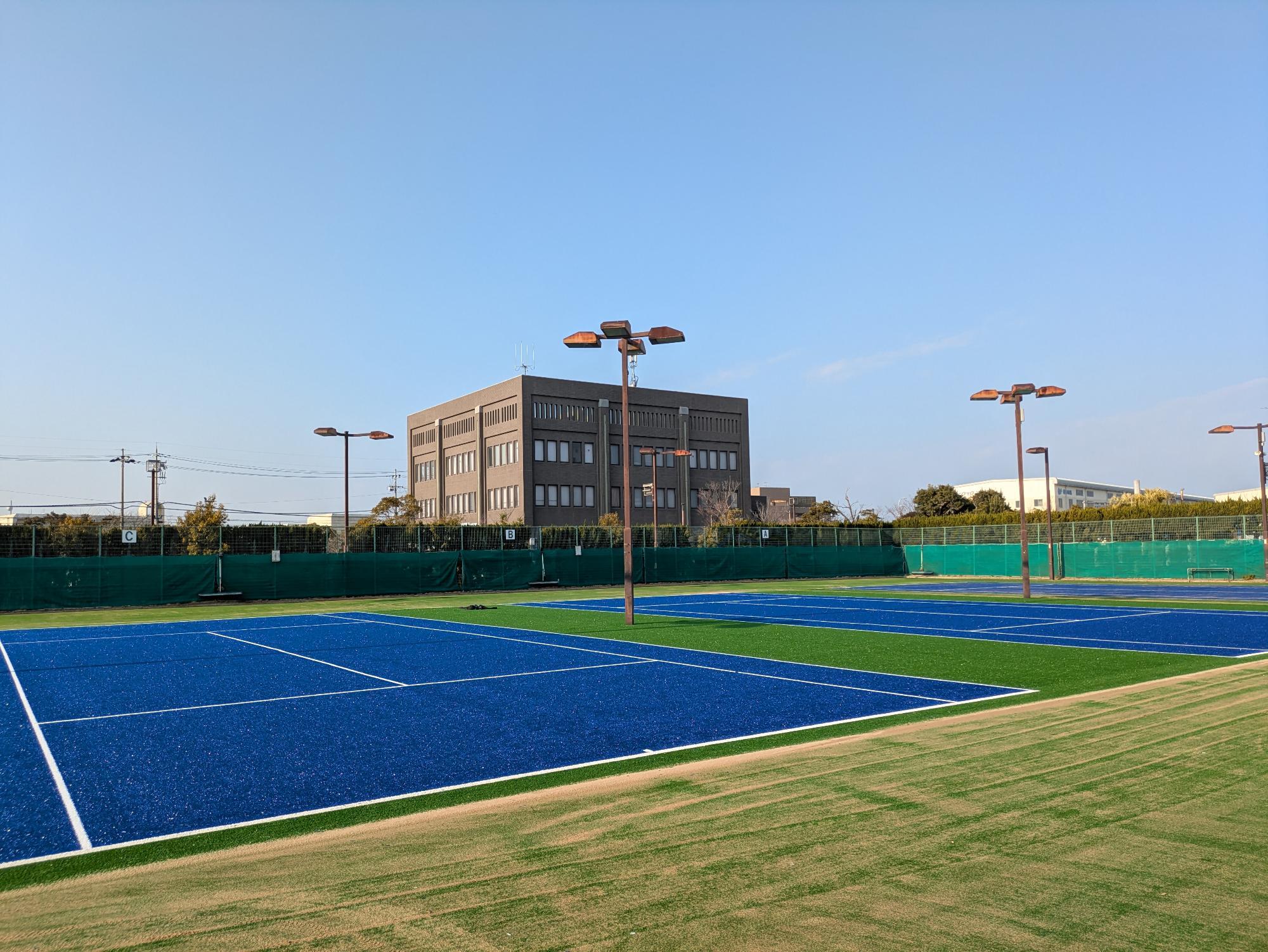 ふれあいテニスコートが映っています